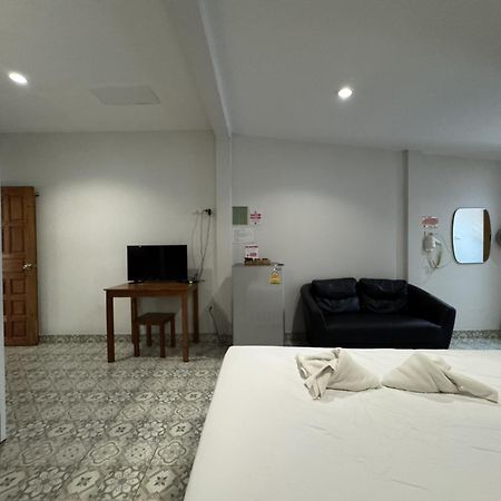 Ban Chuk Kum Warmwell Hostel מראה חיצוני תמונה