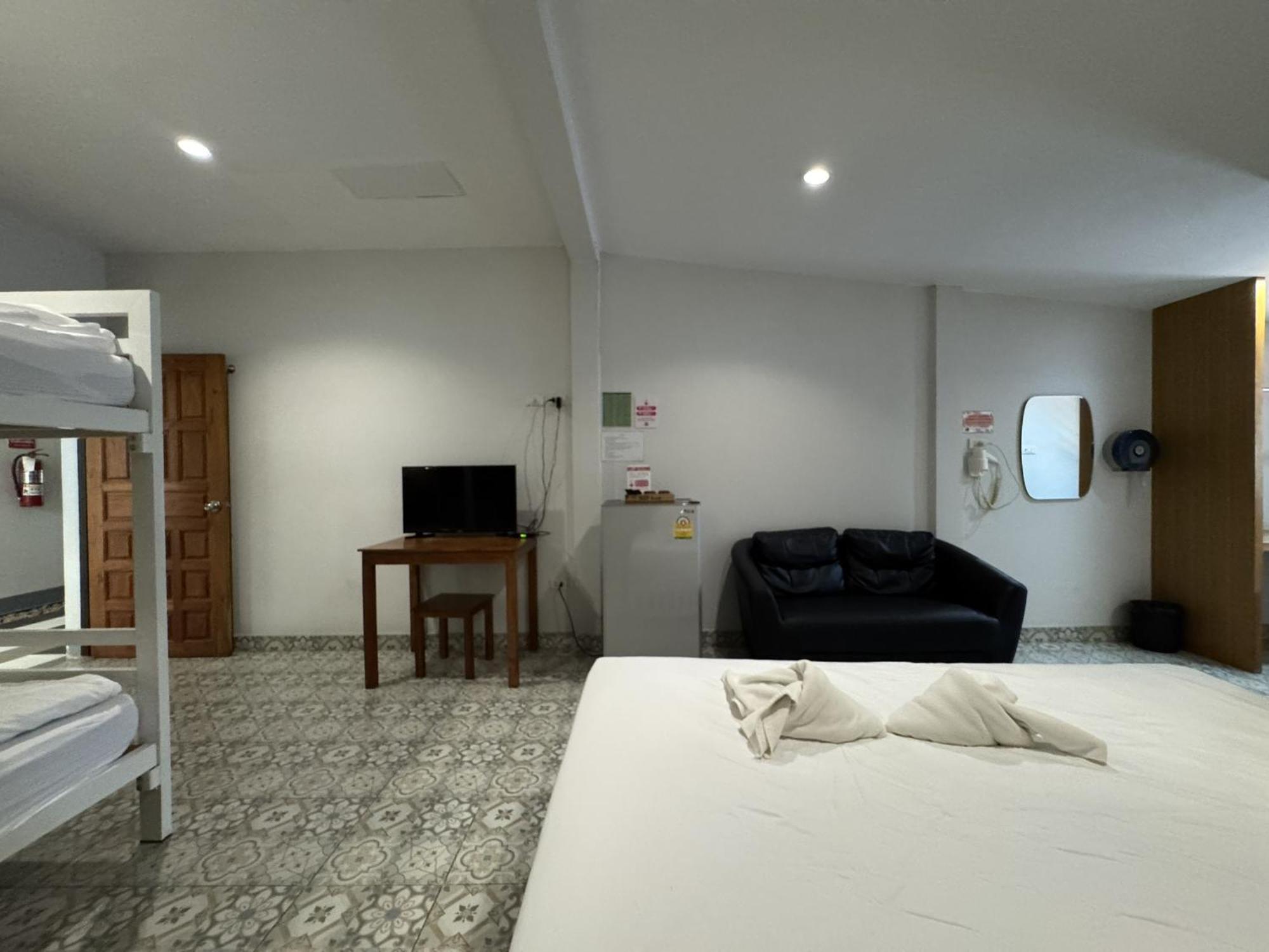 Ban Chuk Kum Warmwell Hostel מראה חיצוני תמונה